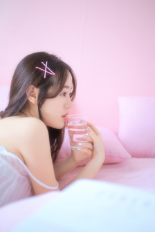 无人区卡一卡二卡三乱码网站